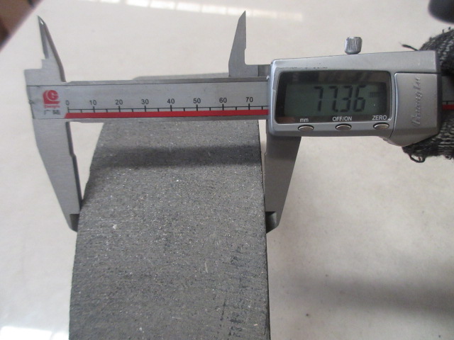 Колодка стояночного тормоза (комплект 2шт) LW500F YCX2.1 (нового образца) LW ZL 932062
