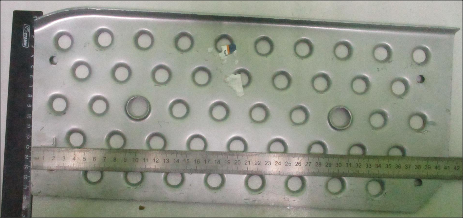Подножка левая третьей ступени J6 (3250, 3310) E5 FAW 5103191BA01/B